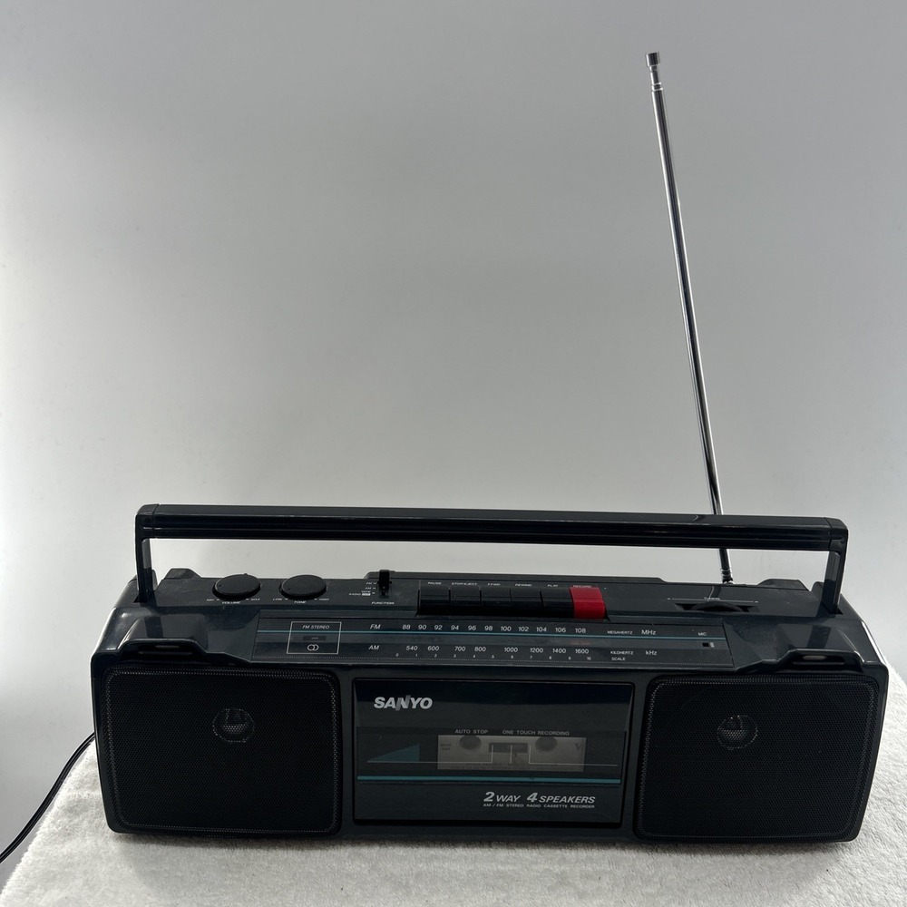 Sanyo M7024A Black Boombox M/FM Radio Cassette Player Recorder 2 Way 4 Speakers